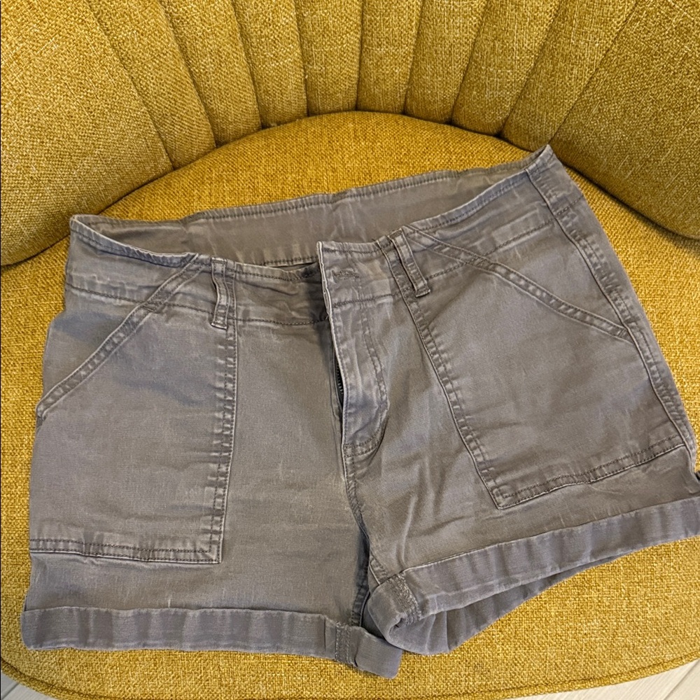 Magellan Outdoors Women's Gray Cargo Shorts